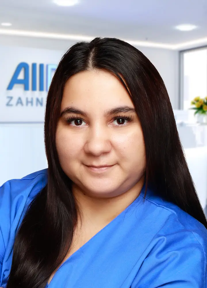 Portrait zahnmedizinische Prophylaxeassistenz Vanessa Jovanovic (AllDent Karlsruhe)