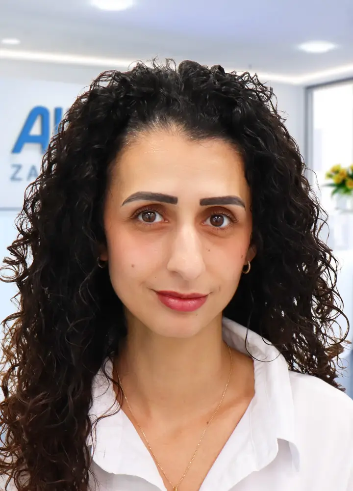 Portrait Ober&auml;rztin Eleni Bourliakas (AllDent Karlsruhe)